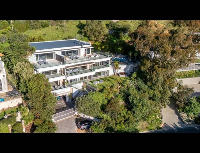 8 BEDROOM HOUSE FOR SALE IN LLANDUDNO